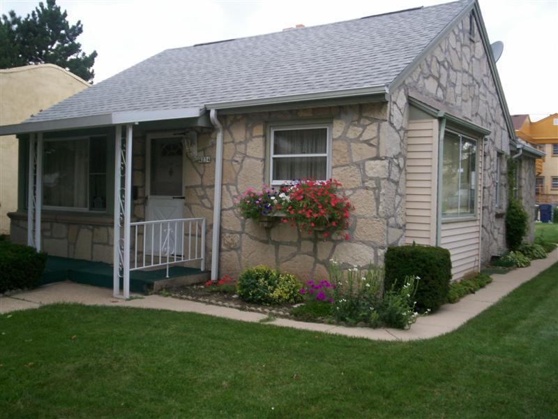4234 W Derby Pl, Milwaukee, WI 53209