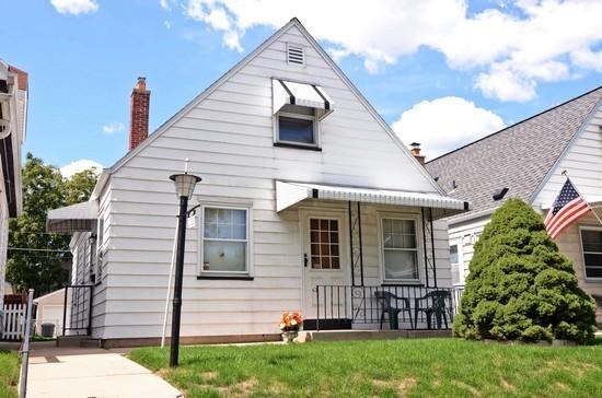 2165 S 59th St, West Allis, WI 53219