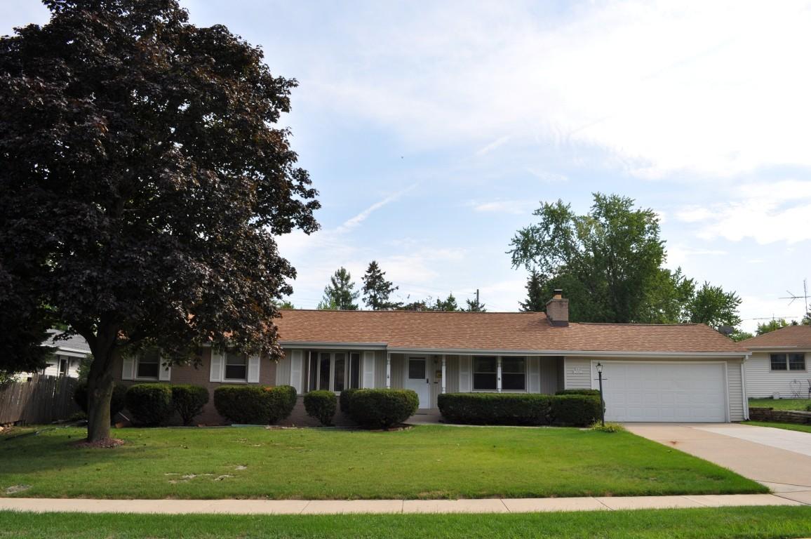 N84W14463 Menomonee Ave, Menomonee Falls, WI 53051