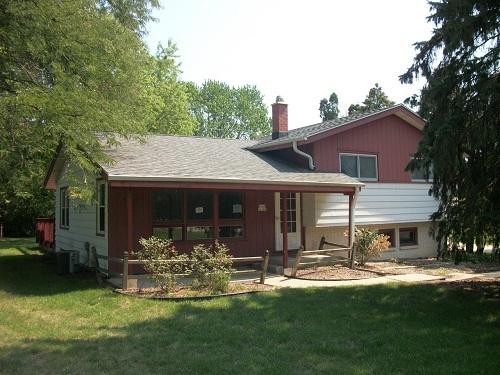W149N6180 Pocahontas Dr, Menomonee Falls, WI 53051