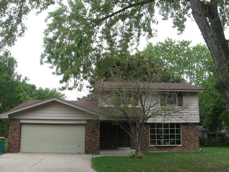 W158N10866 Captains Ct, Germantown, WI 53022