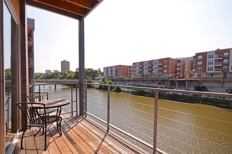 2050 N Commerce St #207, Milwaukee, WI 53212