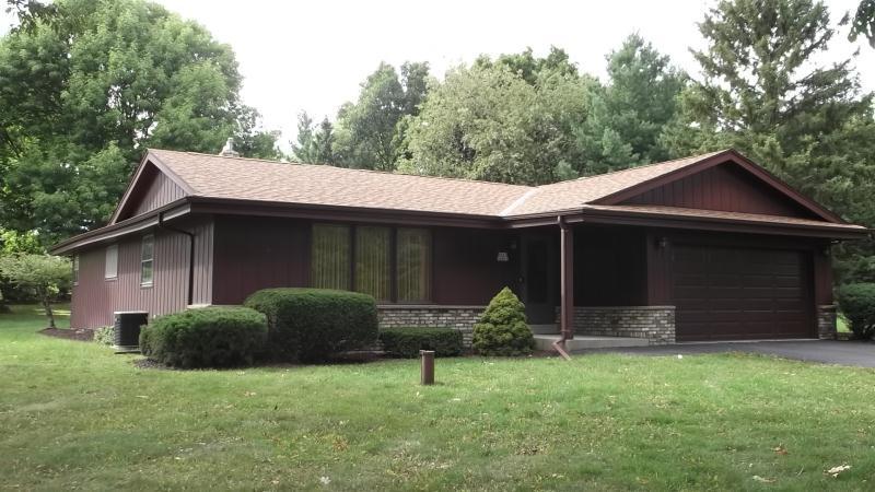 W267N6823 Thousand Oaks Dr, Lisbon, WI 53089