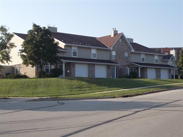 659 Westfield Way #B, Pewaukee, WI 53072