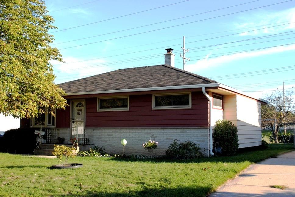 7915 W Waterford Ave., Milwaukee, WI 53220