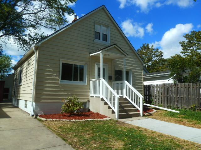 607 S 69th St, Milwaukee, WI 53214