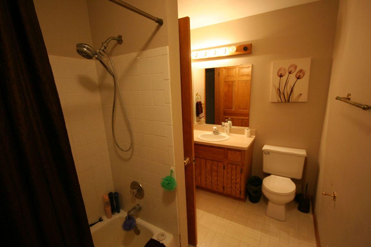 1786 Pleasant Valley, Grafton, WI 53024