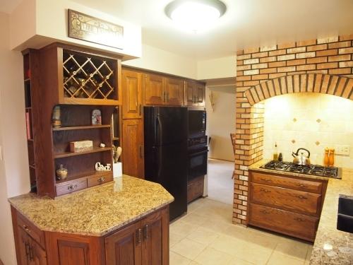 1571 Riverdale Dr, Oconomowoc, WI 53066