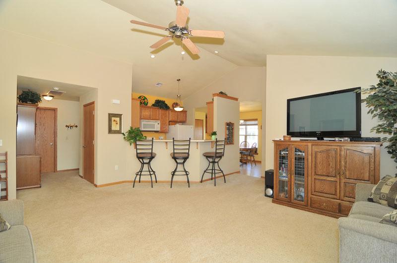 604 Forest Ridge, Saukville, WI 53080