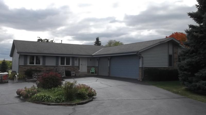 N61W24189 Oak Ct, Sussex, WI 53089