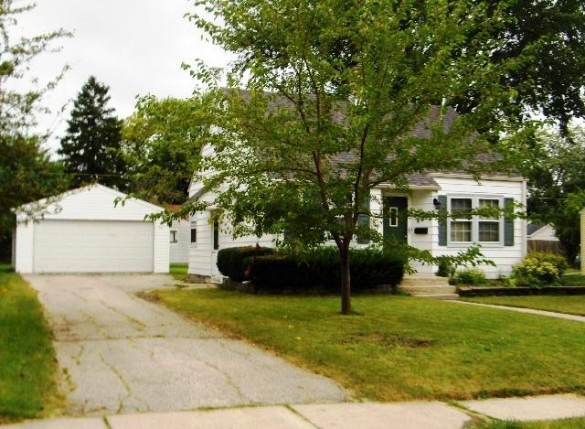 W164N8433 Hiawatha Ave, Menomonee Falls, WI 53051