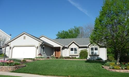 2530 Lancaster Dr, Waukesha, WI 53188