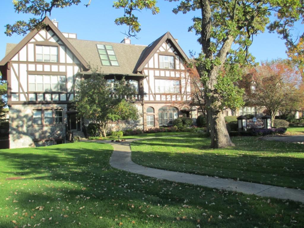 701 S Lakeshore Dr. #2F, Lake Geneva, WI 53147
