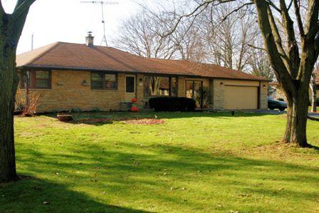 W226N5906 N Avon Dr, Lisbon, WI 53089