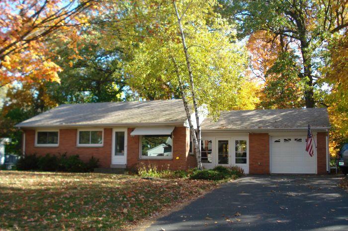 1612 S Sherwood Dr., New Berlin, WI 53151