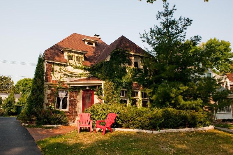 5013 N Woodruff Ave., Whitefish Bay, WI 53217