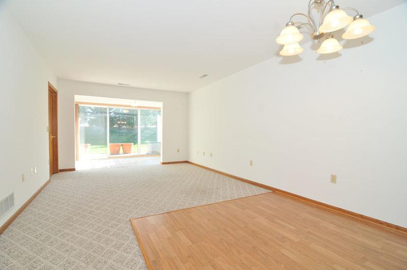 458 Hartford Sq., Hartford, WI 53027