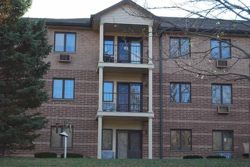 530 N Silverbrook Dr #233, West Bend, WI 53090