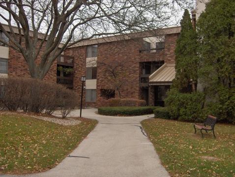 2200 W Good Hope Rd #120, Glendale, WI 53209