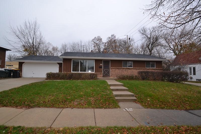 2319 N 71st St, Wauwatosa, WI 53213
