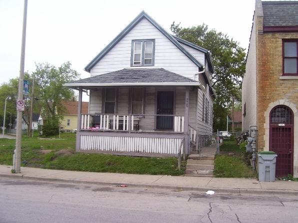 2464 W Hopkins St, Milwaukee, WI 53206