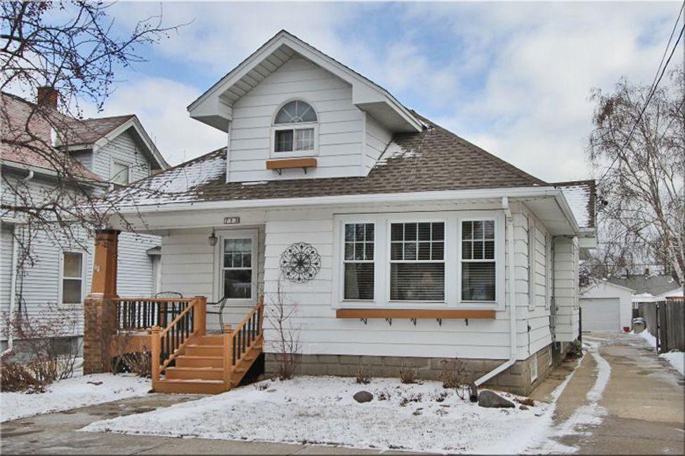 713 Grove Ave, Racine, WI 53405