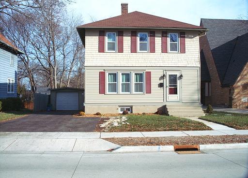 832 Wisconsin Ave., Oconomowoc, WI 53066