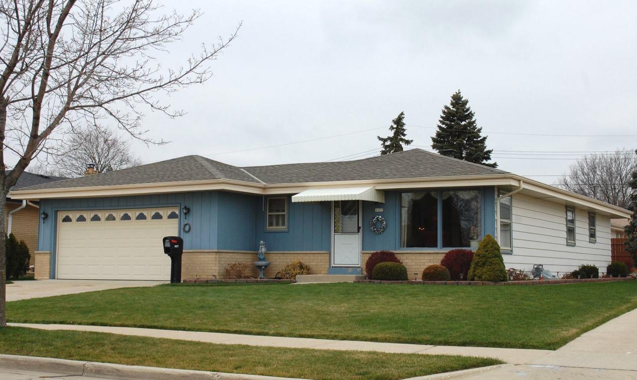 4977 S 24th St, Milwaukee, WI 53221