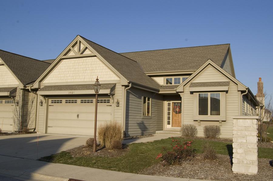 3521 Sequoia Cir, Waukesha, WI 53188