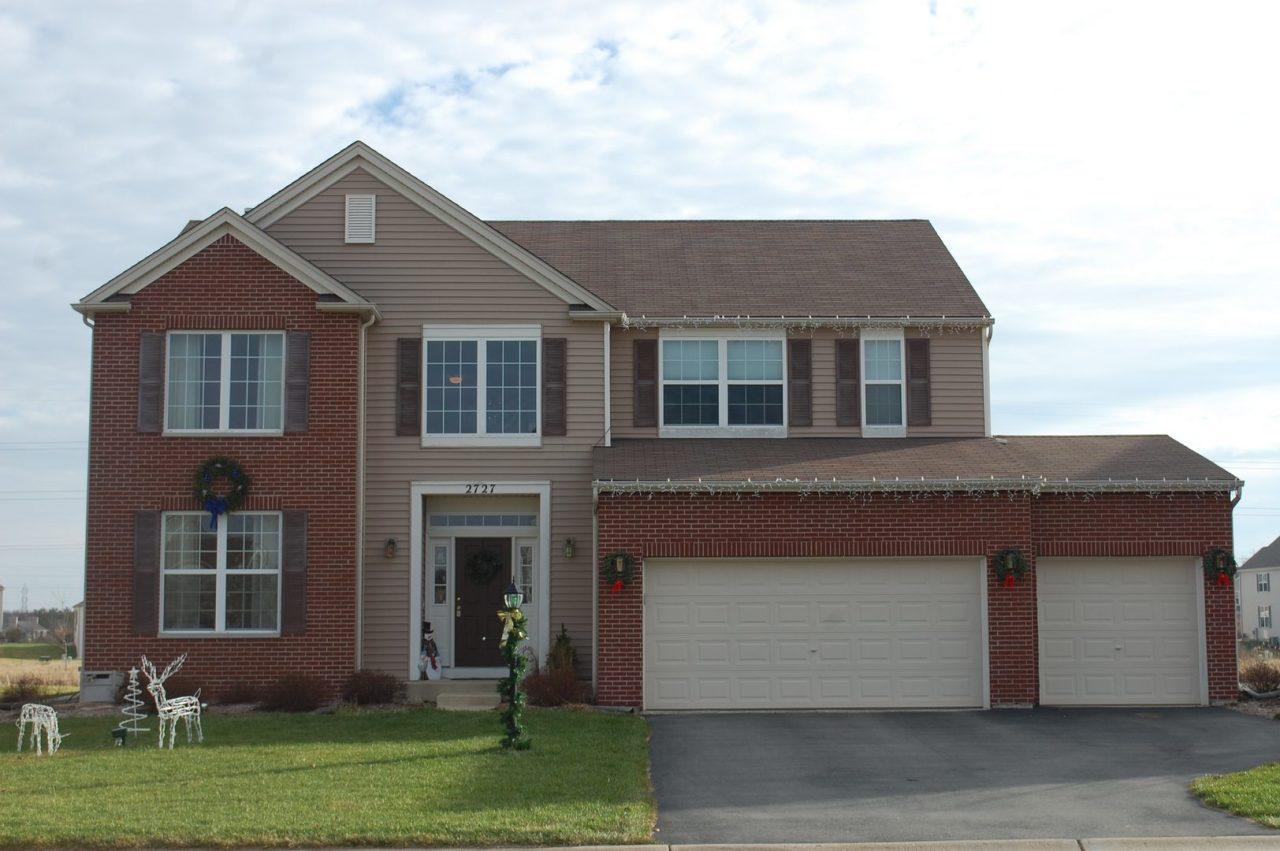 2727 Red Fawn Ct, Mount Pleasant, WI 53406
