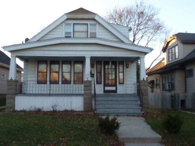 3141 S 9th Pl, Milwaukee, WI 53215