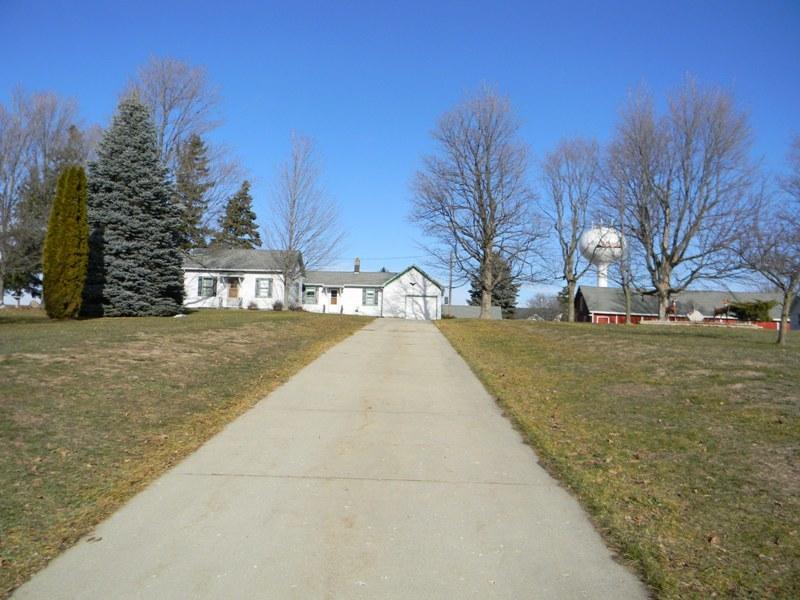 W234N7430 Woodside Rd, Sussex, WI 53089