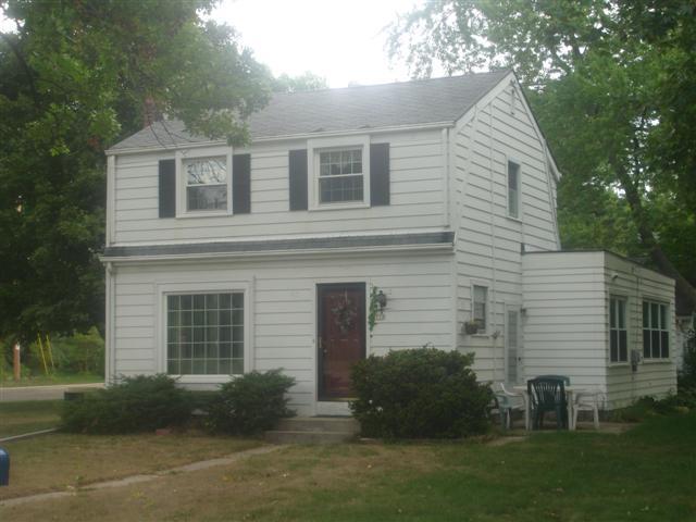 4578 N 106th St., Wauwatosa, WI 53225