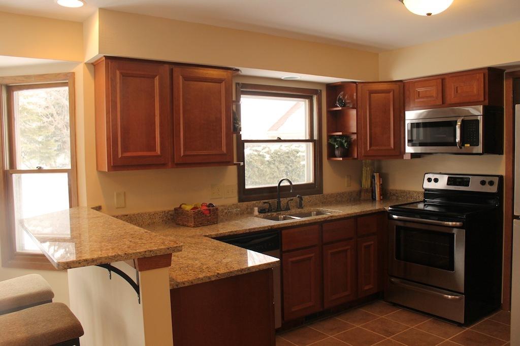 5269 Somerset Ln, Greenfield, WI 53221