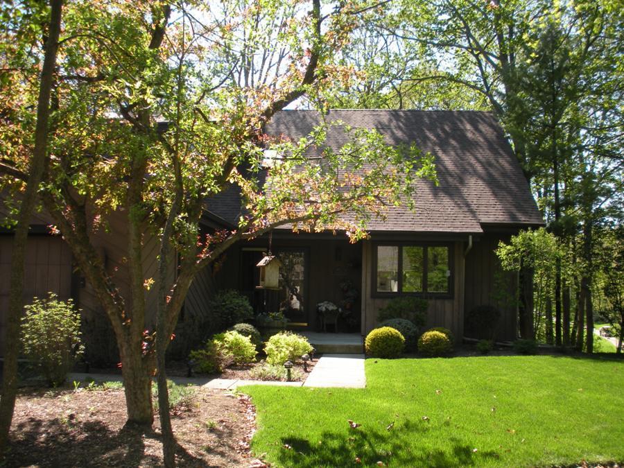141 Saint Andrews Trl, Fontana, WI 53125