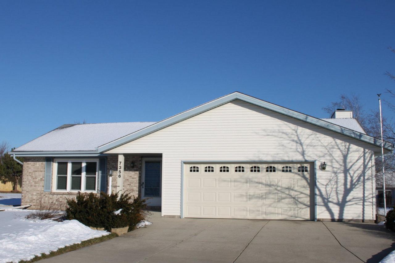 7356 S Heatheridge Ct., Franklin, WI 53132