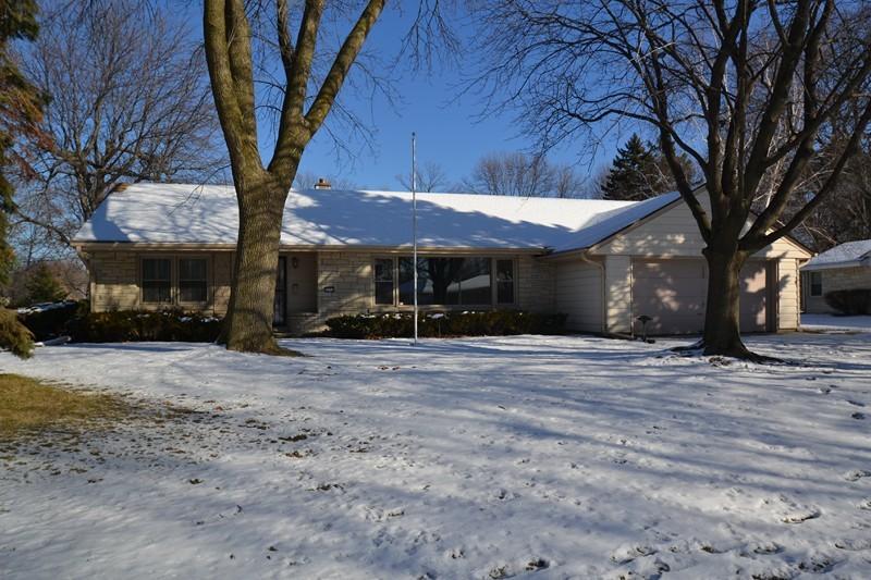 2992 S Stratton Dr, West Allis, WI 53219