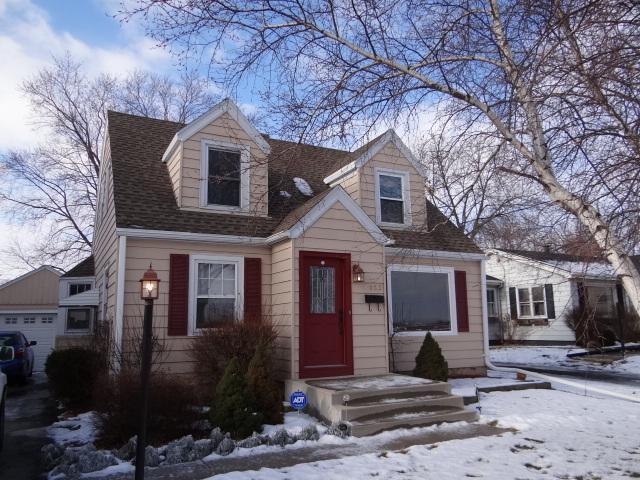 4883 N 103rd St, Milwaukee, WI 53225