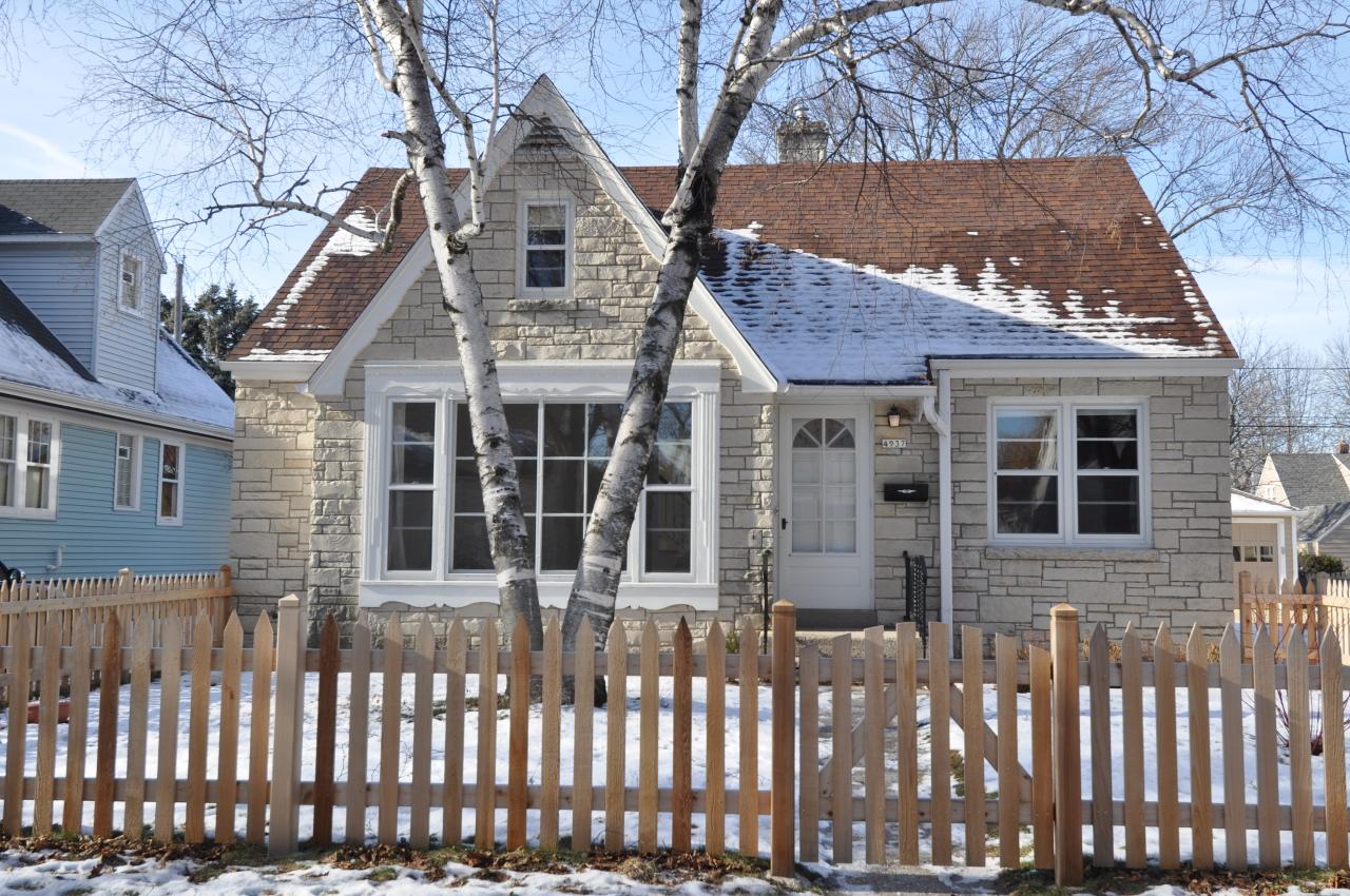 4937 N Idlewild Ave, Whitefish Bay, WI 53217