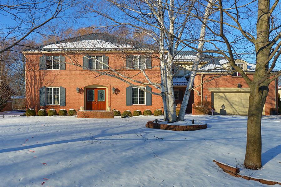 8581 N Lake Dr, Bayside, WI 53217