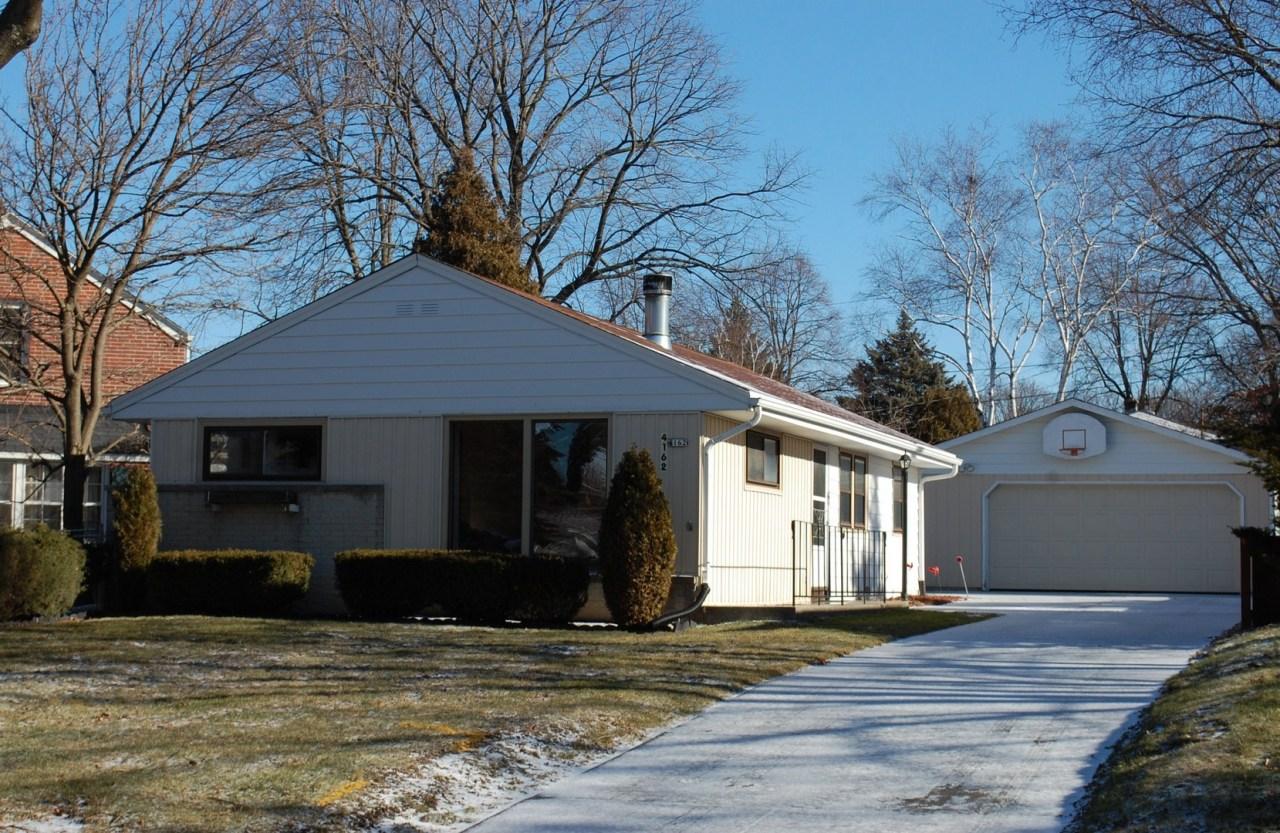 4162 N 98th St, Wauwatosa, WI 53222
