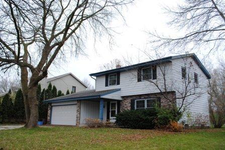 521 Partridge Ct., Pewaukee, WI 53072