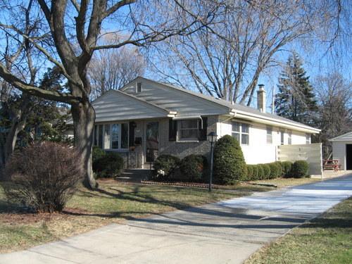 5544 N Mohawk Ave, Glendale, WI 53217