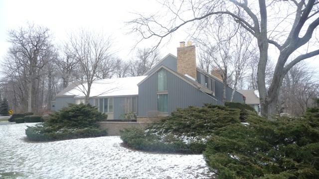 1 Deepwood Dr #1A, Wind Point, WI 53402