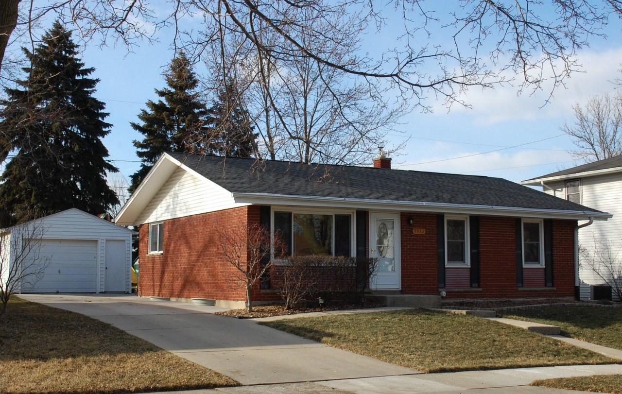 3332 S Kennedy Dr, Sturtevant, WI 53177