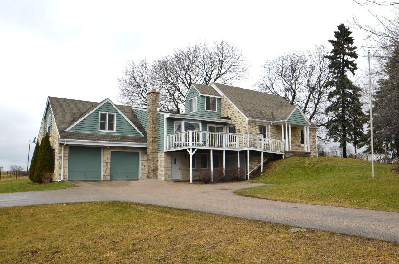 W267N5847 Moraine Dr, Lisbon, WI 53089