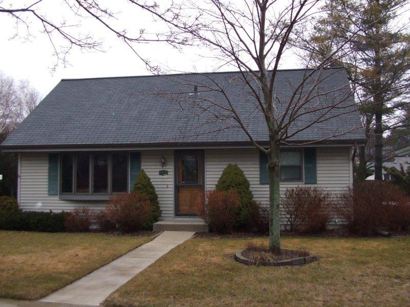 1324 Camelot, Sheboygan, WI 53081