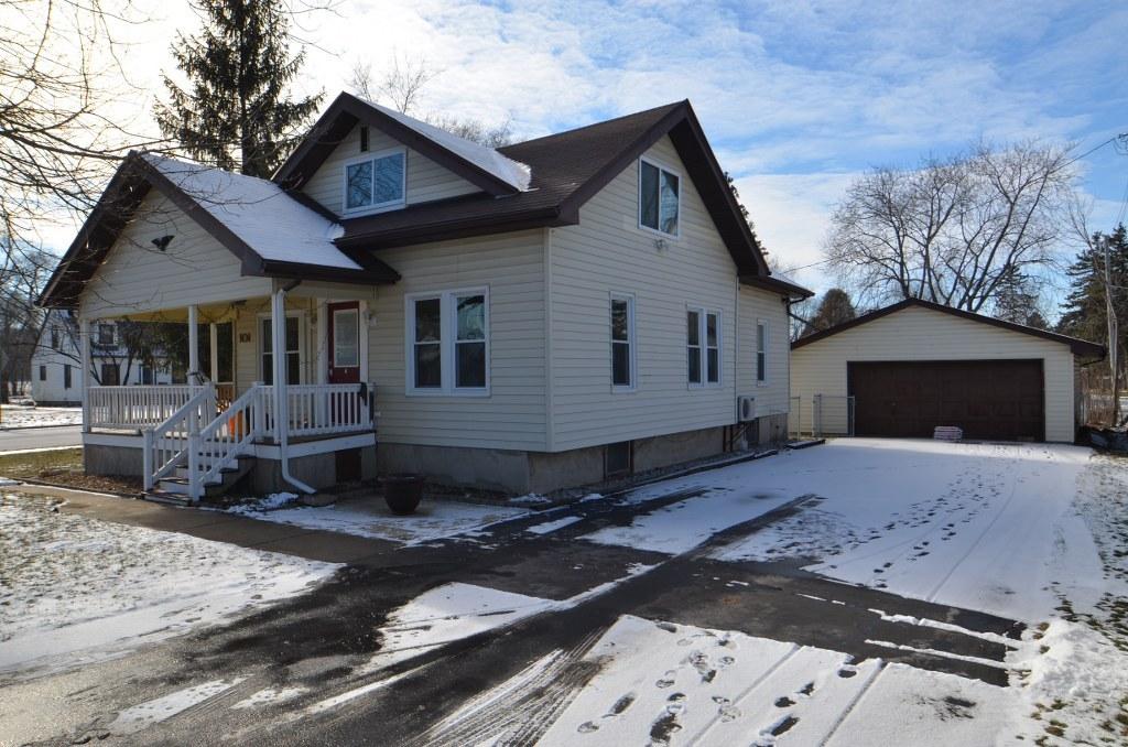 101 N Fairview Ave, North Prairie, WI 53153