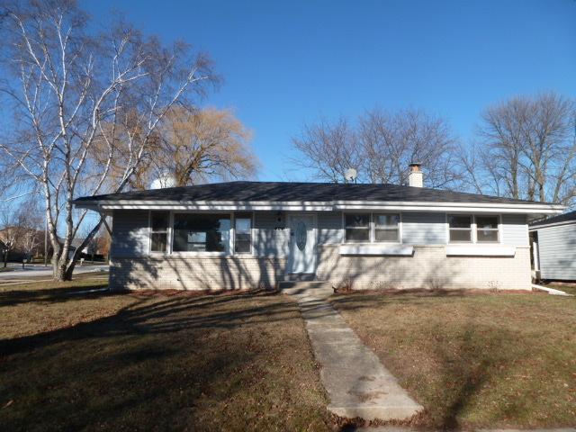 424 W Barry Ave, Port Washington, WI 53074
