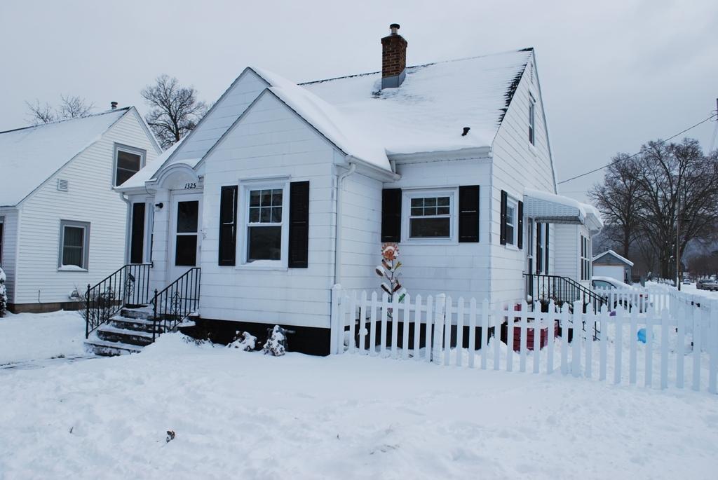 1325 S 20th St, La Crosse, WI 54601